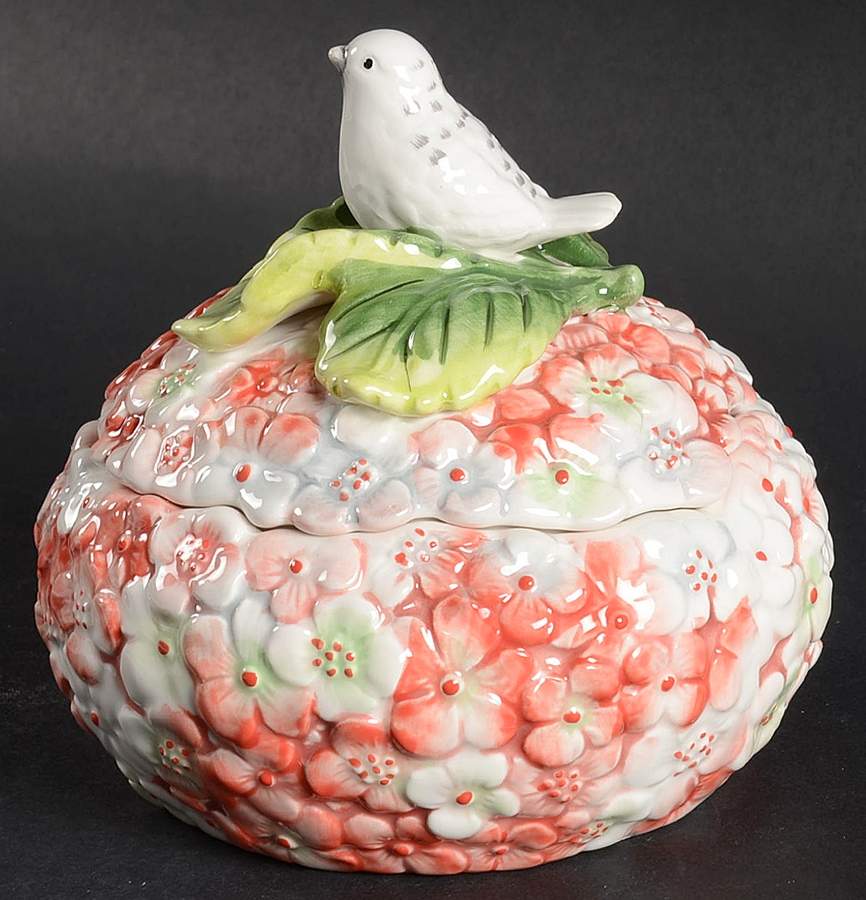 Edie Rose Hydrangea Collection Round Box & Lid by Rachel Bilson-1