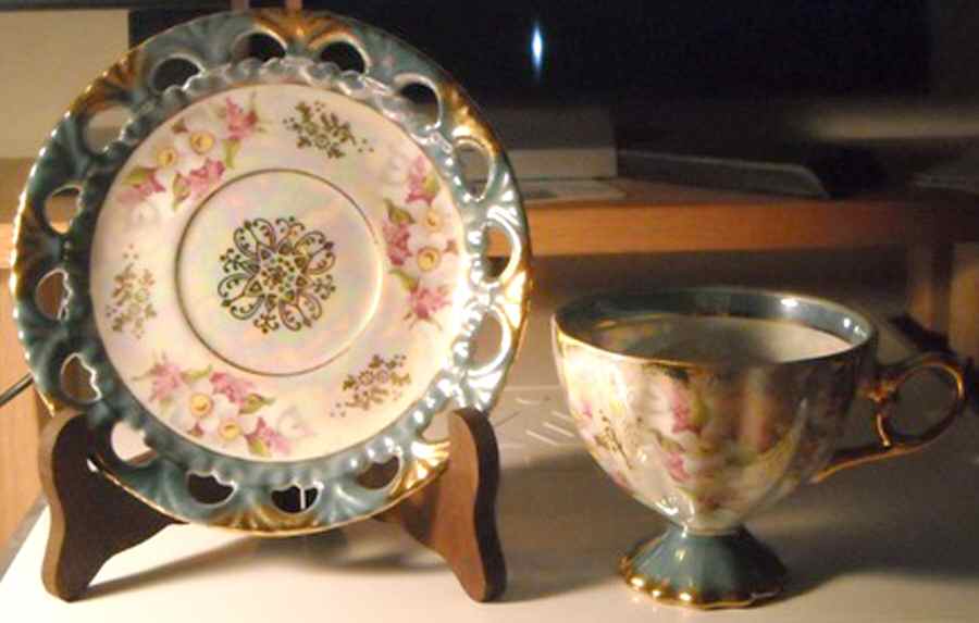 44-628 Footed Cup & Saucer Set by Royal Crown (Japan)-1