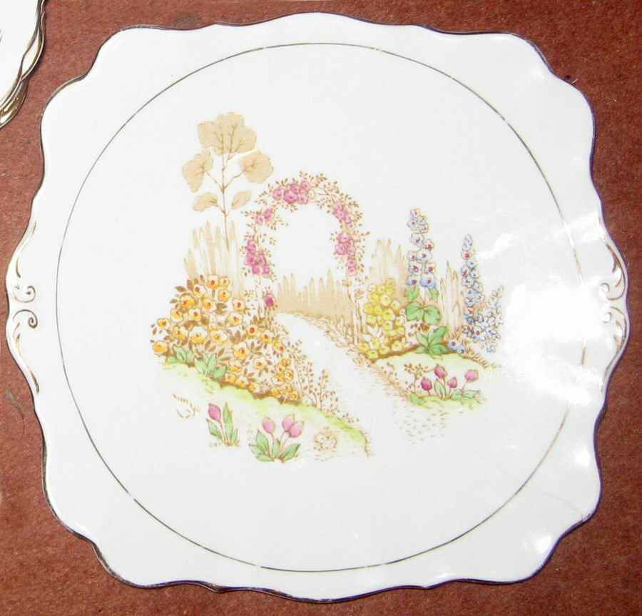 8504 Square Cake Plate by Roslyn (England)-1
