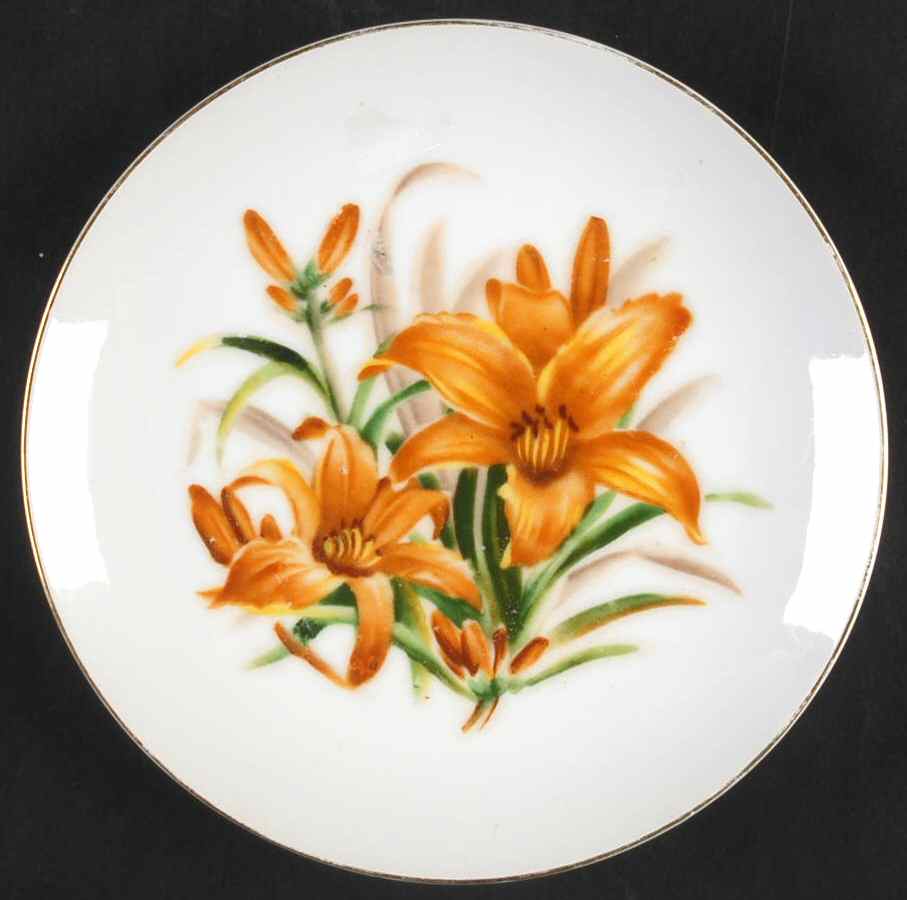 Golden Lily Plate Wall by Rossetti-1