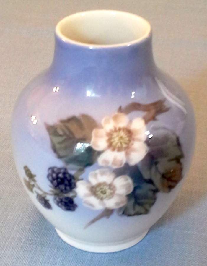 288 4" Vase by Royal Copenhagen-1