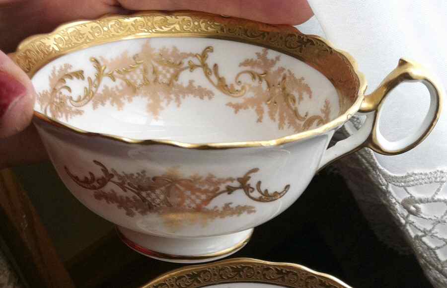 V7542 Footed Cup by Royal Cauldon-1