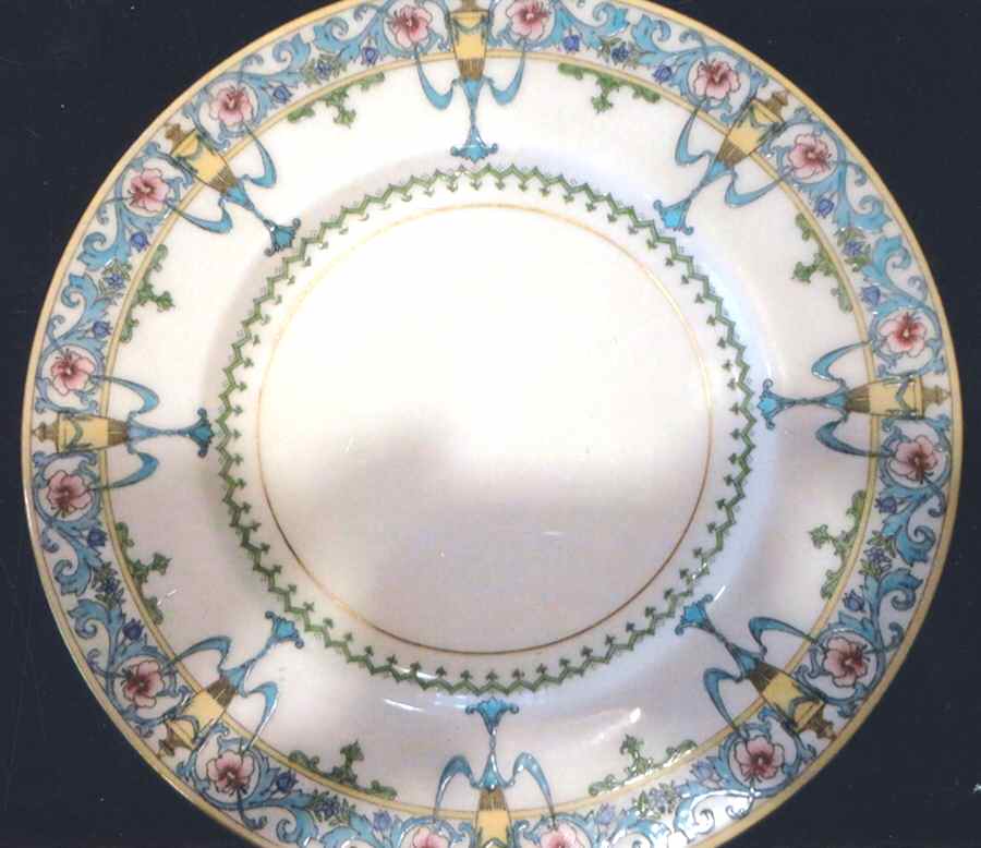 H3786 Luncheon Plate by Royal Doulton-1