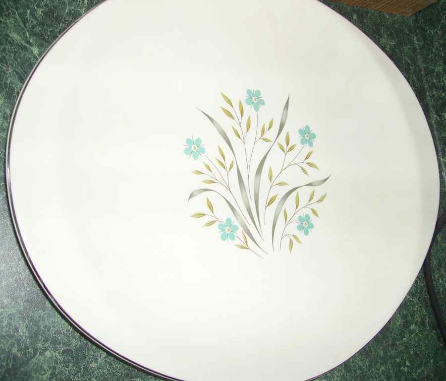 Queen Anne Dinner Plate by Royal Monarch-1
