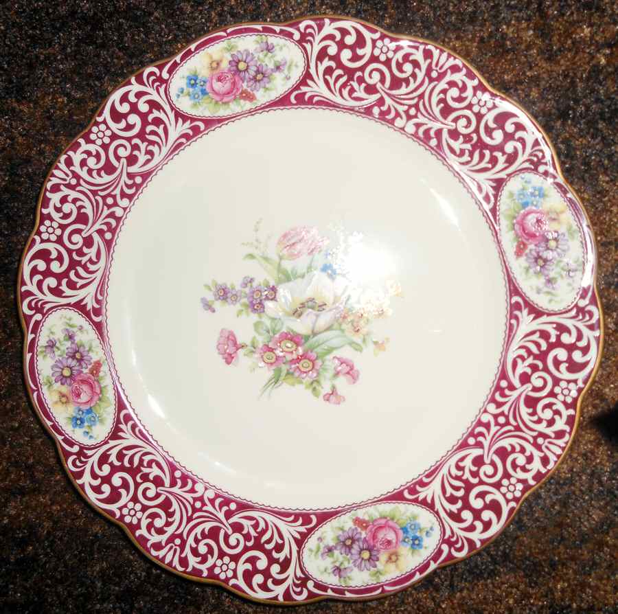 ROB453 Dinner Plate by Royal Bayreuth-1