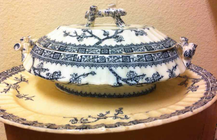 Thorne Blue Oval Covered Vegetable by Ralph Hamersley-1
