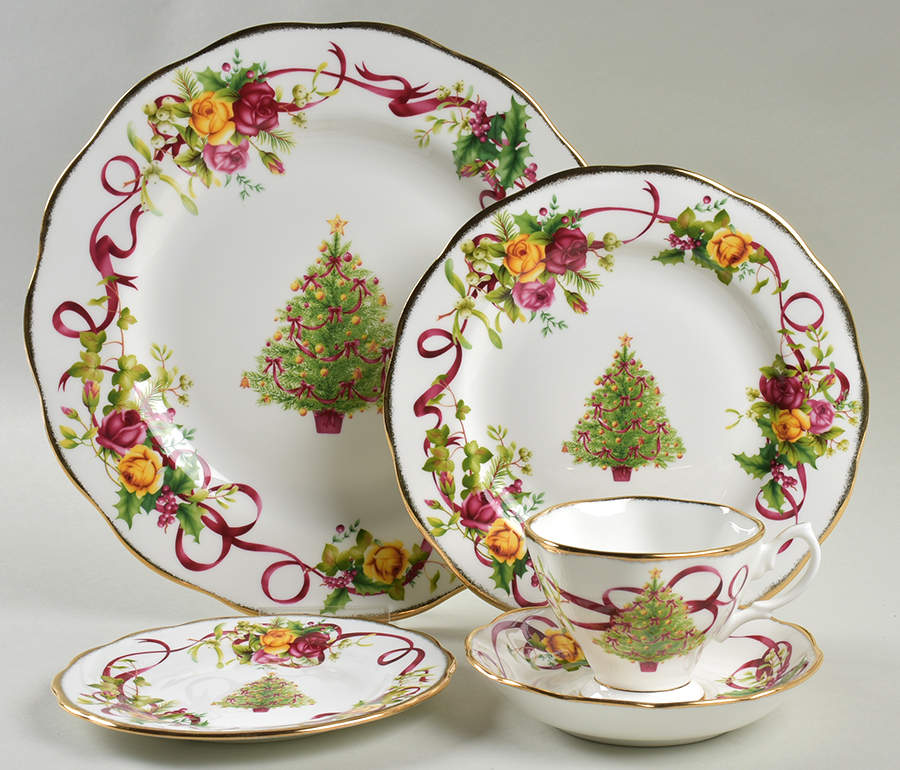 Old Country Roses (Christmas Tree) 5 Piece Place Setting by Royal Albert-1