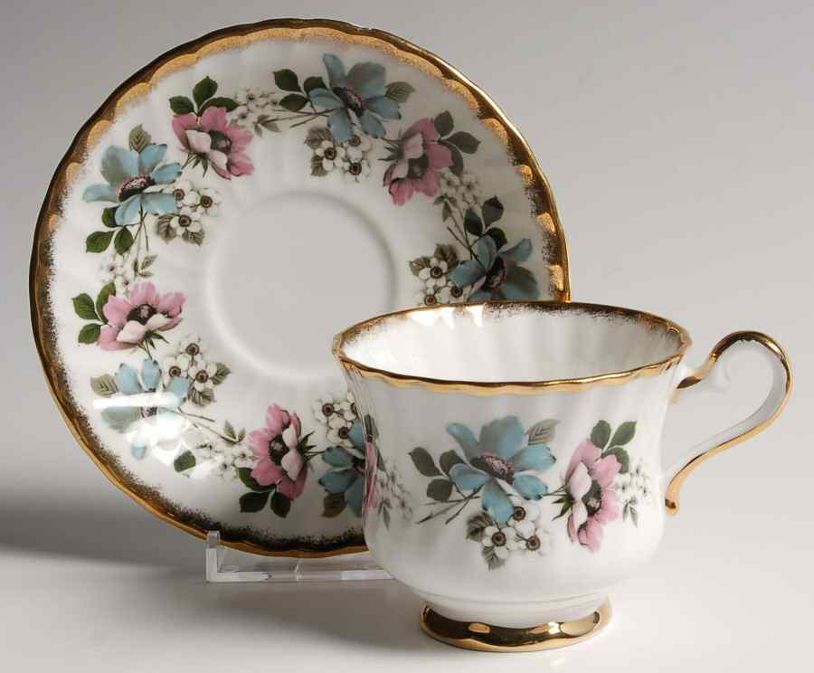 2153 Footed Cup & Saucer Set by Royal Ardalt (England)-1