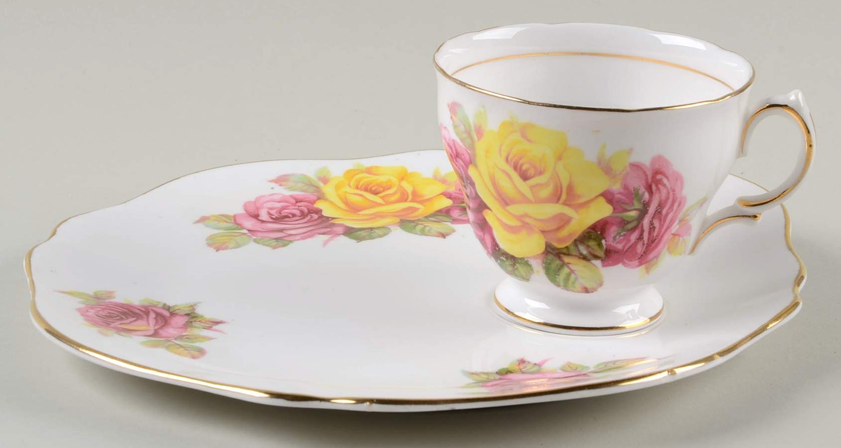 7652V Snack Plate & Cup Set by Royal Vale-1