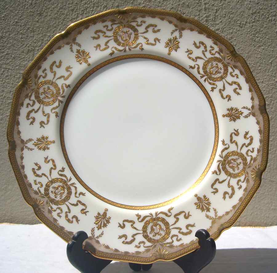 E8301 Dinner Plate by Royal Doulton-1