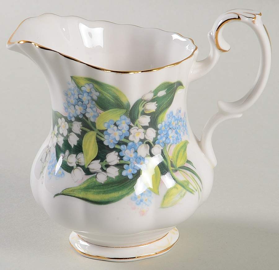 ROA260 Mini Creamer by Royal Albert-1
