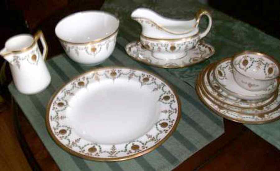 6724 Dinner Plate by Royal Chelsea-1