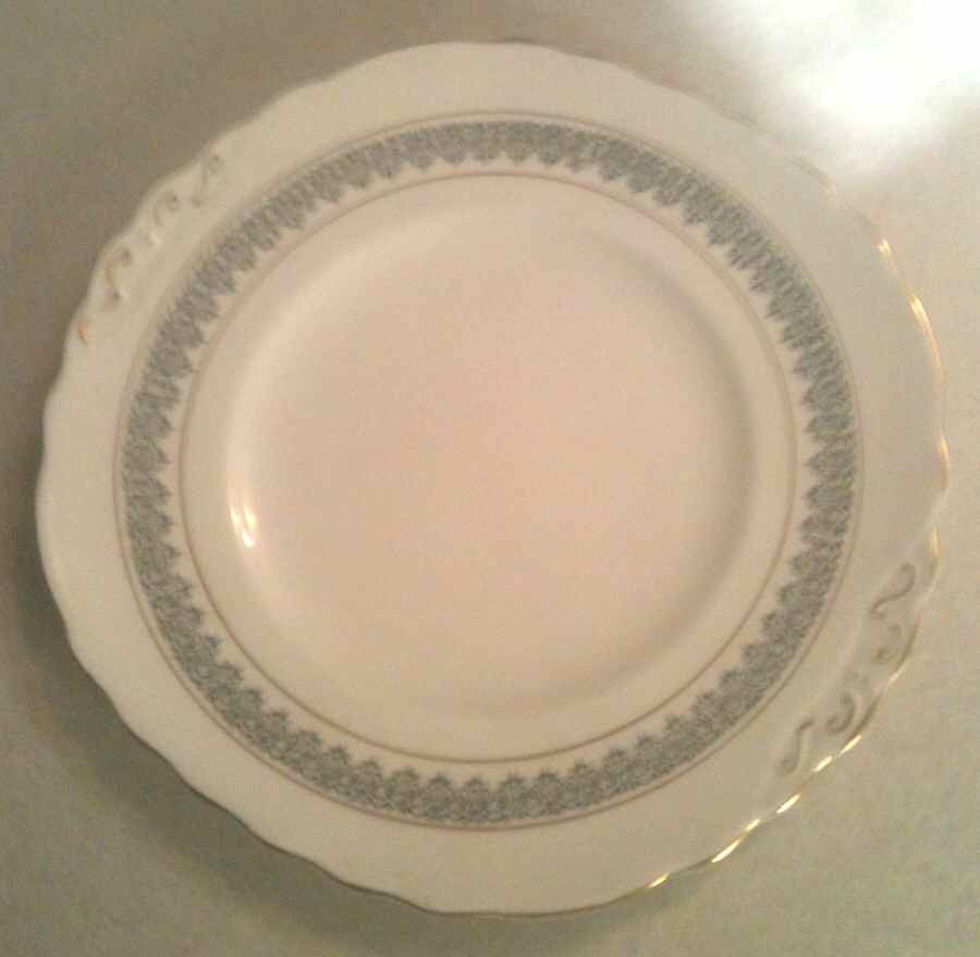 RVA83 Cake Plate by Royal Vale-1