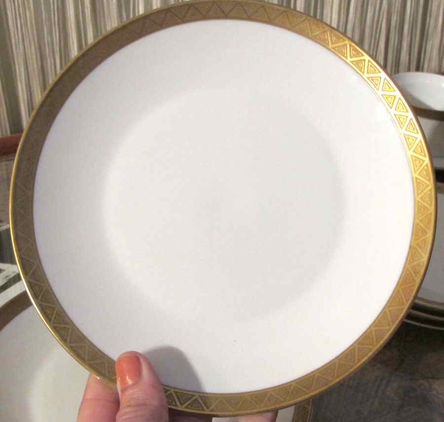 R2731 Dinner Plate by Rosenthal - Continental-1