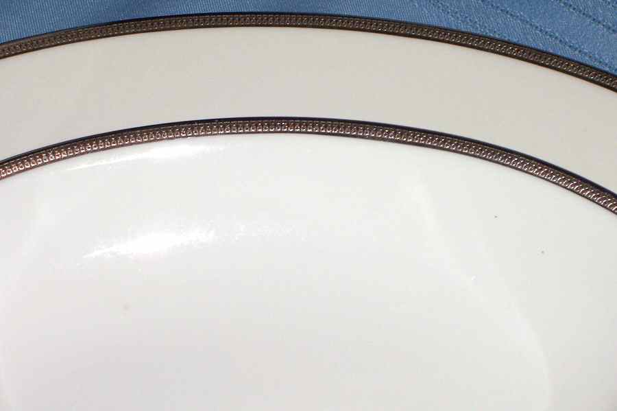 R2289 Dinner Plate by Rosenthal - Continental-1