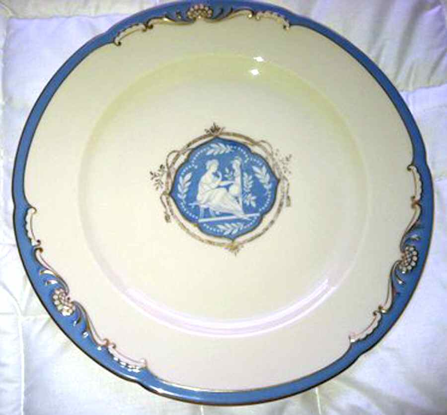 ROB455 Dinner Plate by Royal Bayreuth-1