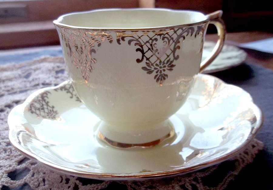 926 Footed Cup & Saucer Set by Royal Albert-1