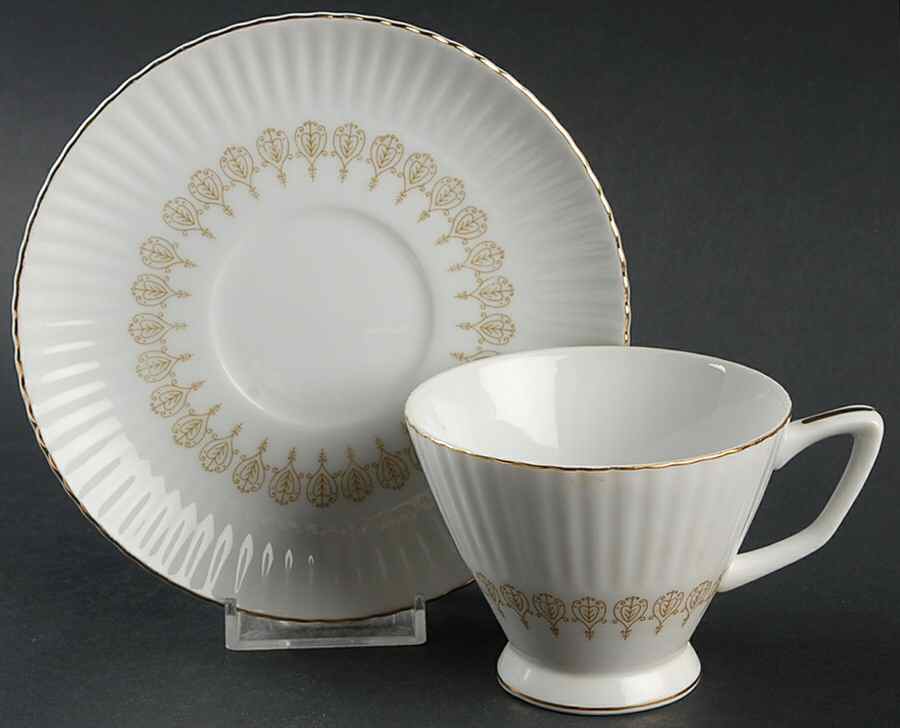 RYV4 Footed Cup & Saucer Set by Royal (China)-1