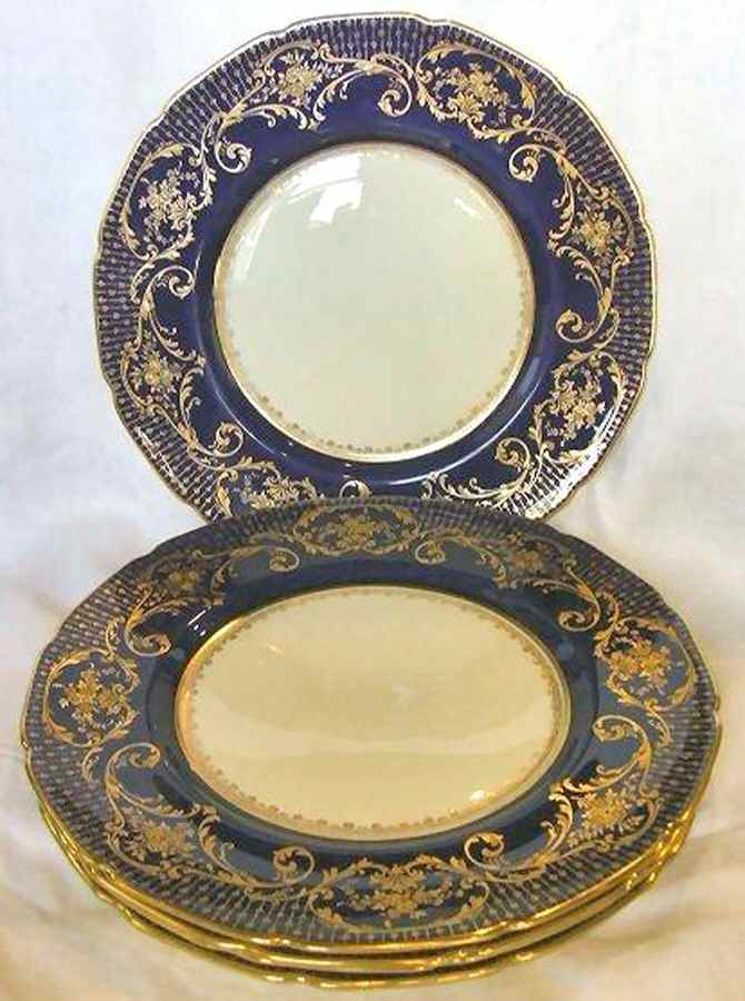 RD345 Dinner Plate by Royal Doulton-1