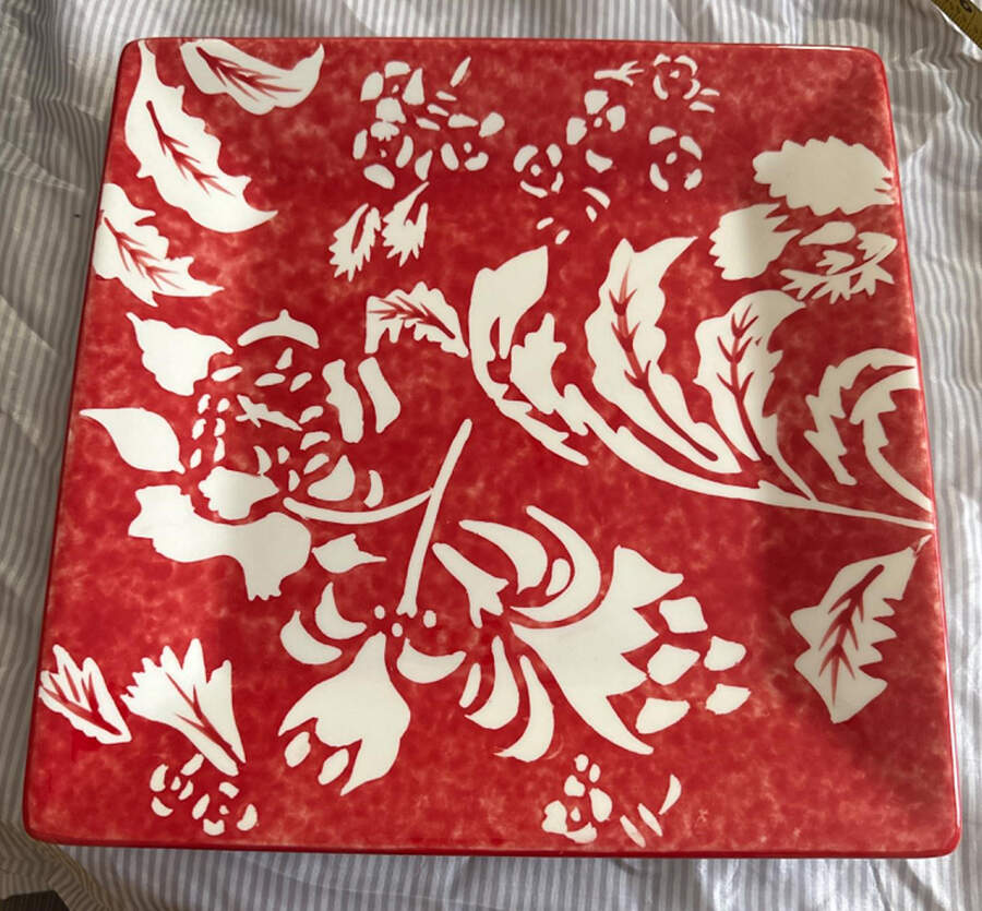 Ambiance Red Pursia Square Dinner Plate by Roscher & Co-1
