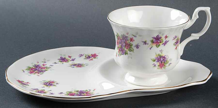 R4Y1 Dessert Plate & Cup Set by Royal Osborne-1