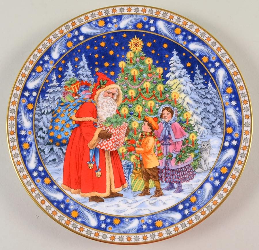 Christmas Tales Plate - Santa & The Christmas Tree - No Box by Royal Worcester-1