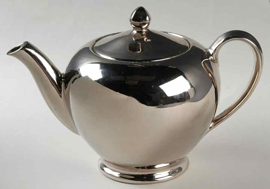 RWI227 Teapot & Lid by Royal Winton-1