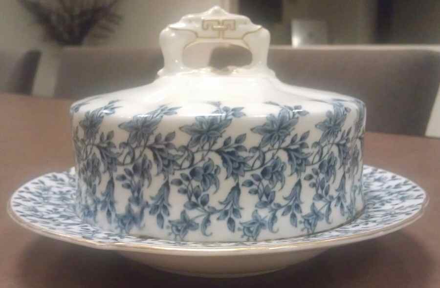 W4073 Round Covered Butter by Royal Worcester-1