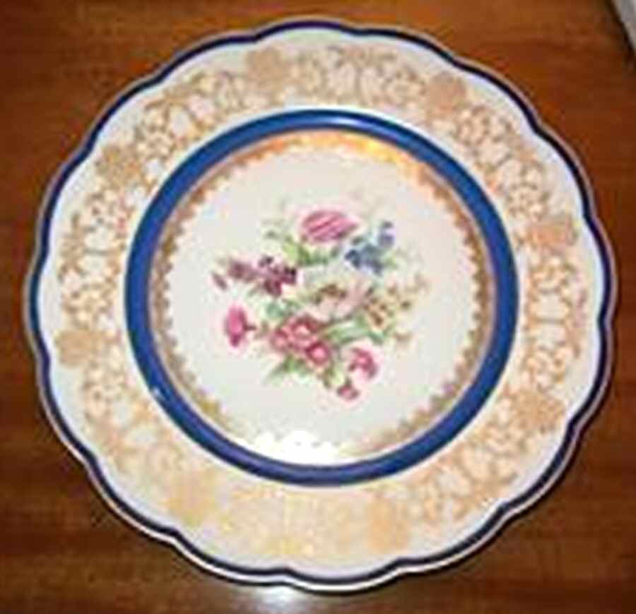 ROB460 Dinner Plate by Royal Bayreuth-1