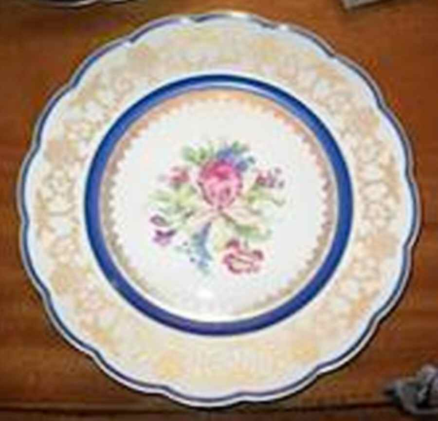 ROB460 Dinner Plate by Royal Bayreuth-1