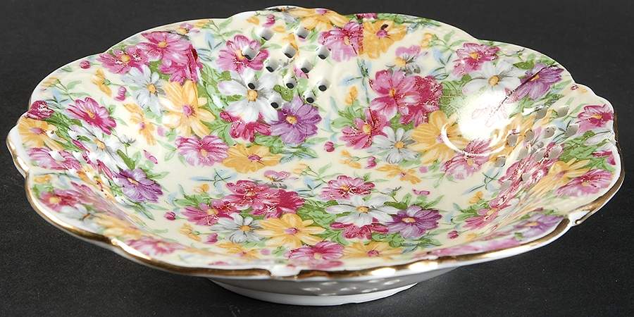 Barrington Bouquet Pierced Bon Bon by Royal Crown (Japan)-1