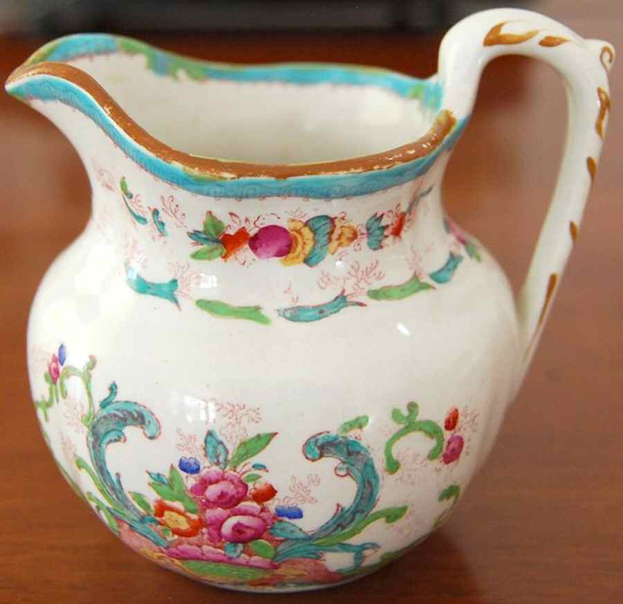 H9170 Creamer by Royal Cauldon-1