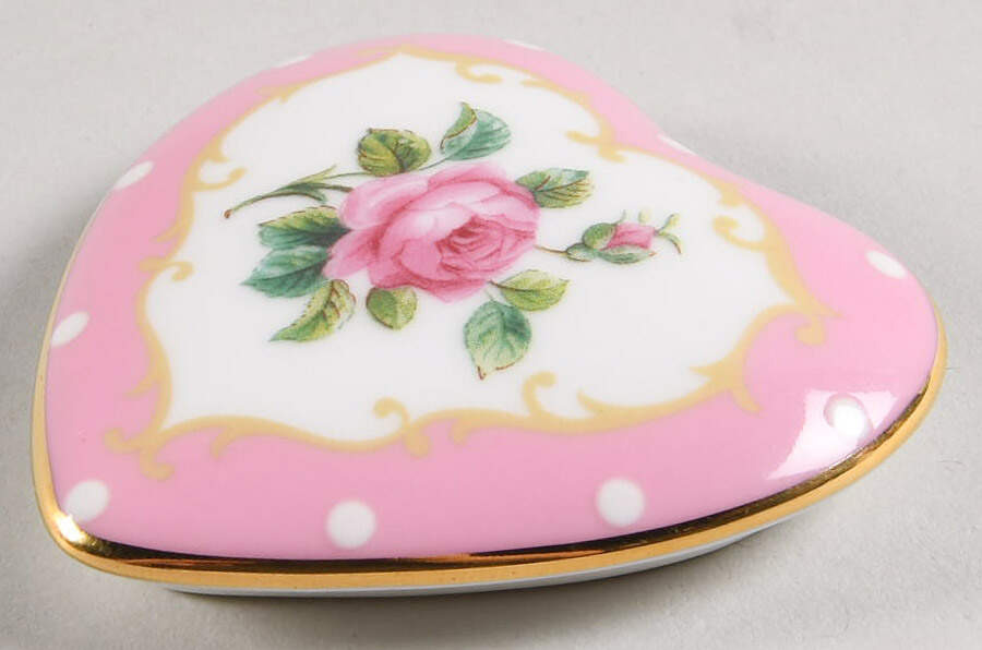 Cheeky Pink Lid for Heart Shape Box by Royal Albert-1