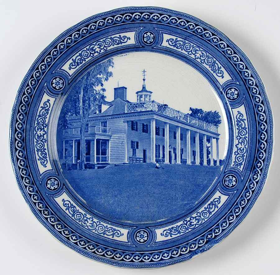 RD353 Dinner Plate by Royal Doulton-1