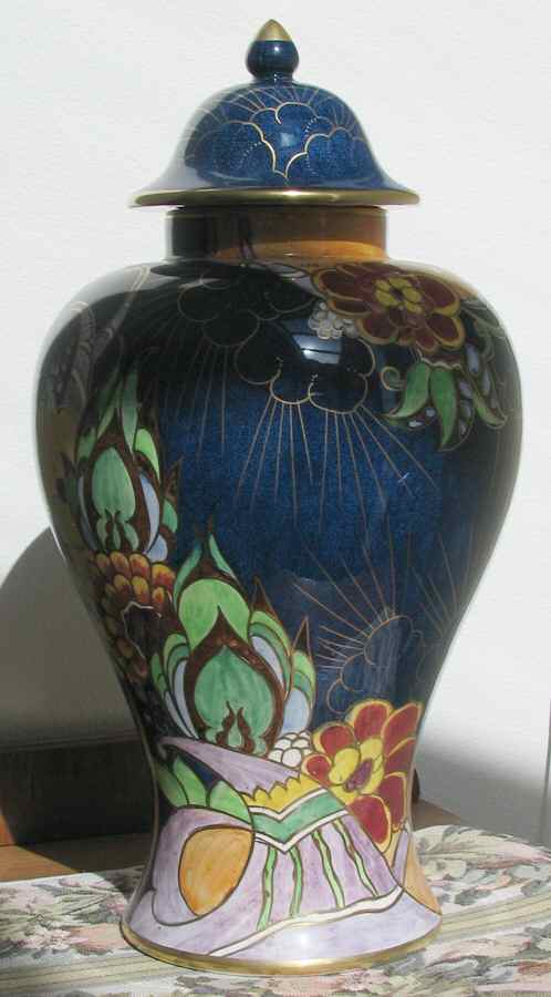 2505 Covered Vase by Royal Winton-1