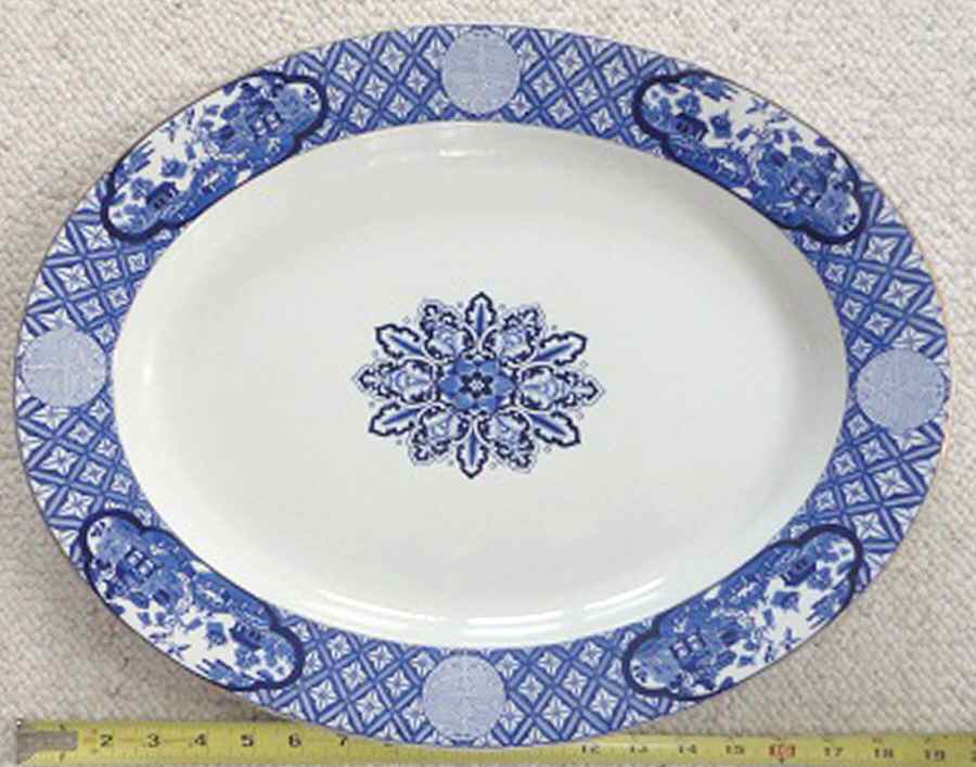 W1603 19" Oval Serving Platter by Royal Worcester-1