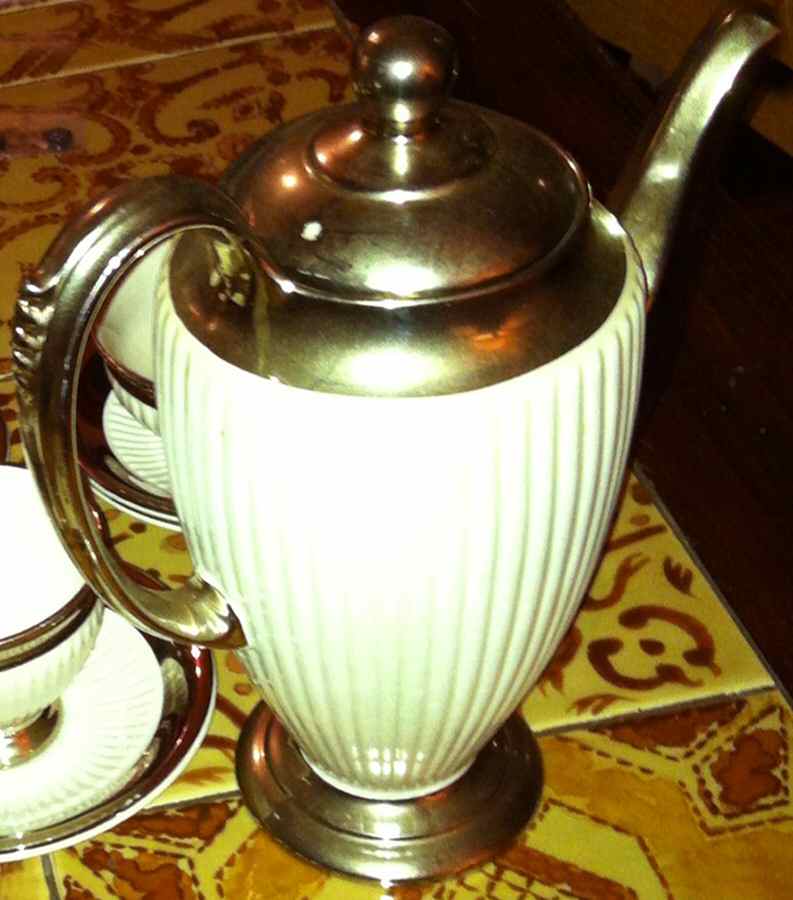 RWI31 Coffee Pot & Lid by Royal Winton-1