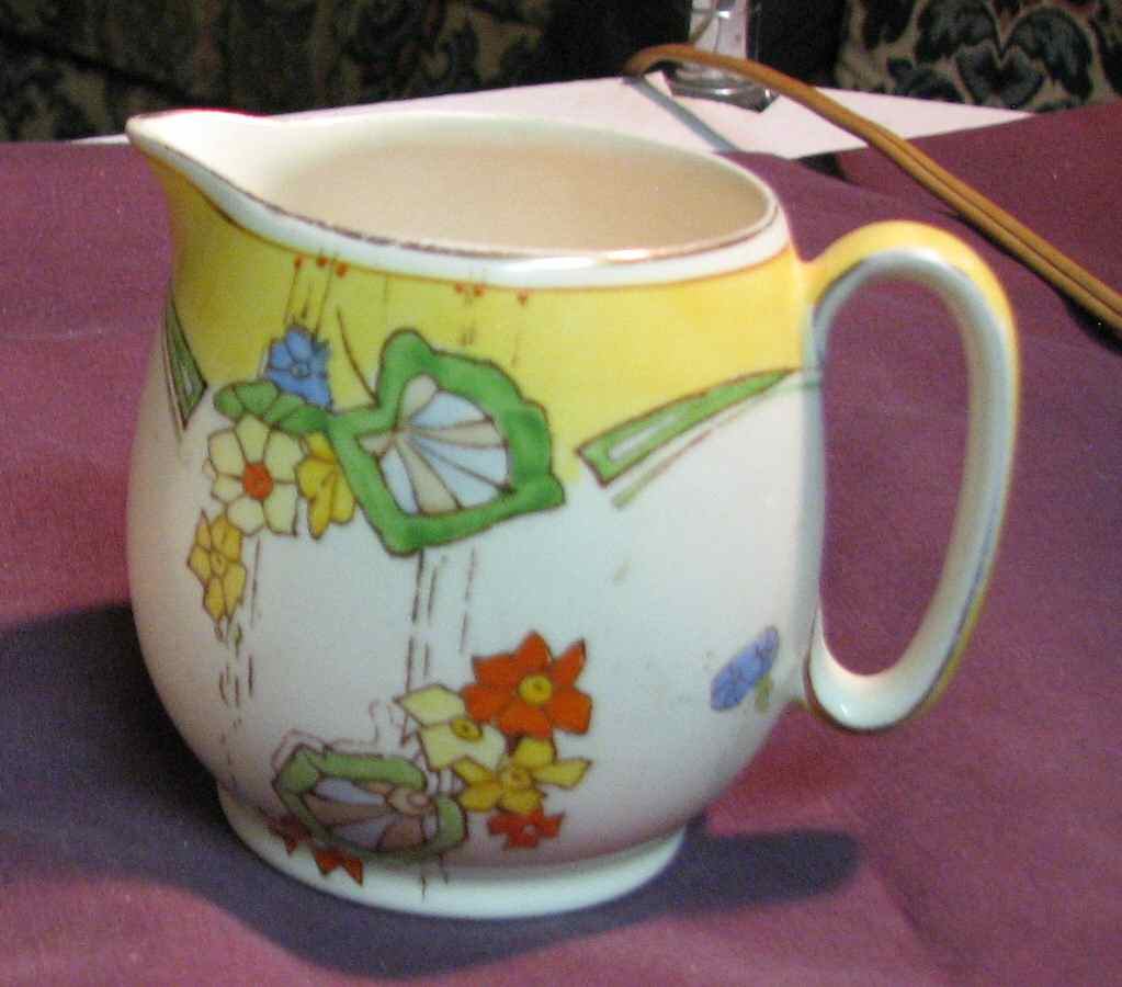 2910 Creamer by Royal Winton-1