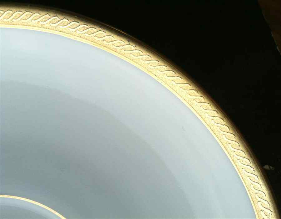 ROB464 Saucer by Royal Bayreuth-1