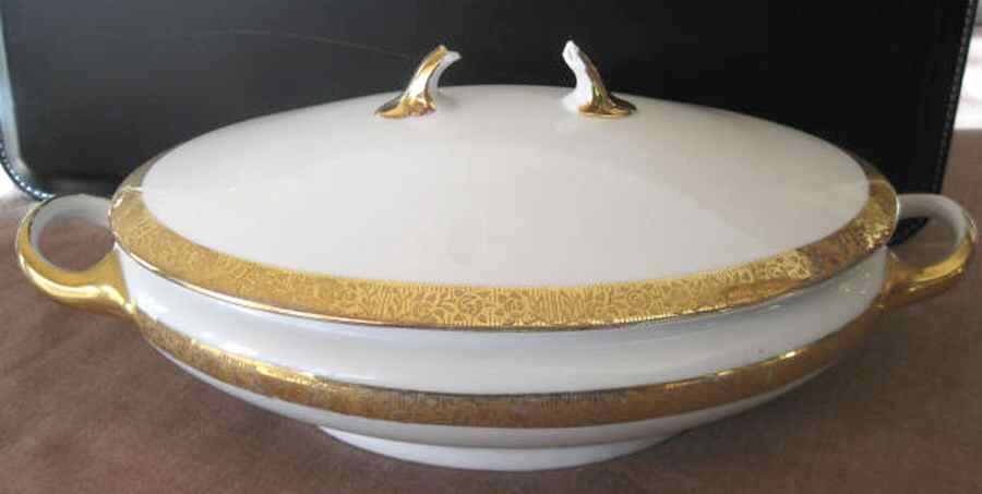 RR3 Oval Covered Vegetable by Royal R (Bavaria)-1
