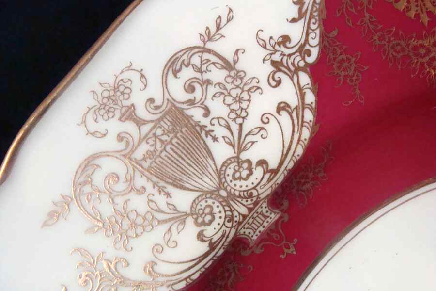 RW295 Dinner Plate by Royal Worcester-1