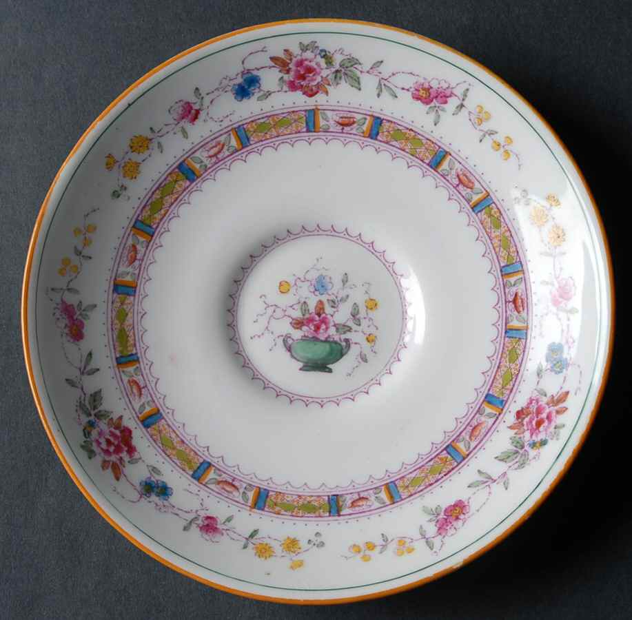 E5756 (Smooth) Saucer by Royal Doulton-1