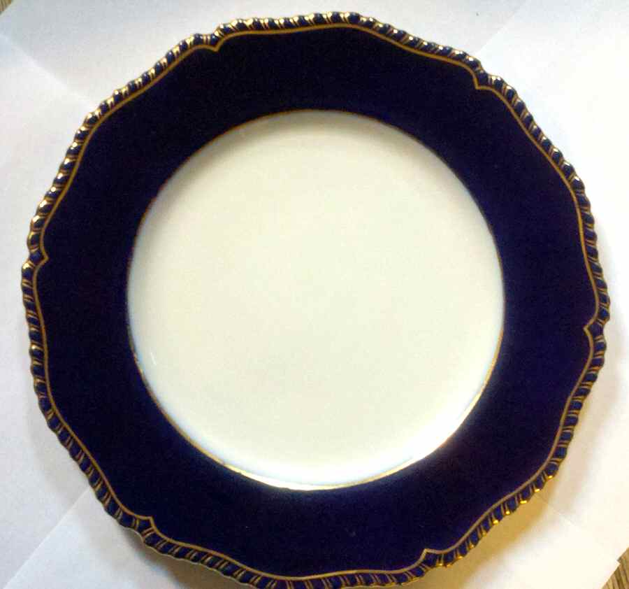 Z2138 Dinner Plate by Royal Worcester-1