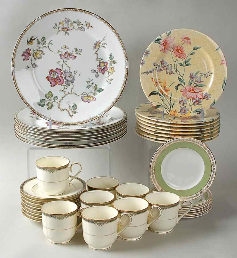Estate Sets-China 40 Pc Set (8 5 Pc Place Settings) by Replacements-1