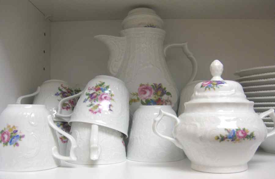 R2314 Sugar Bowl & Lid by Rosenthal - Continental-1