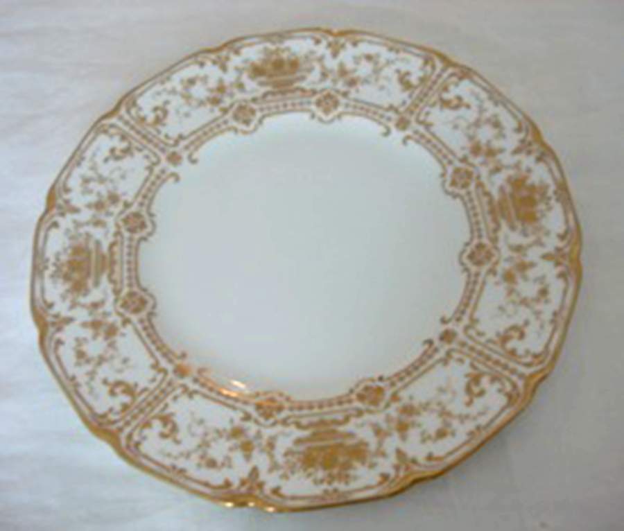 H85135 Luncheon Plate by Royal Doulton-1