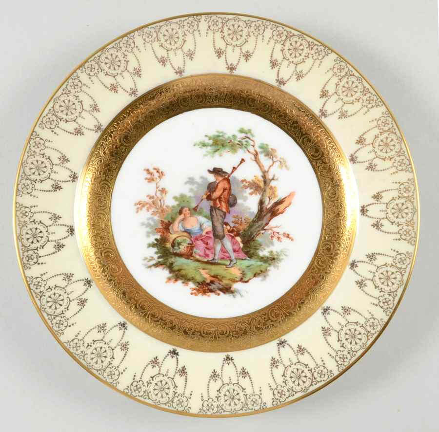 RCQ35 Dinner Plate by Royal China (made in France)-1