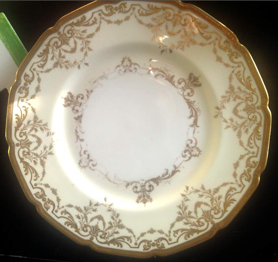 E1296 Dinner Plate by Royal Doulton-1