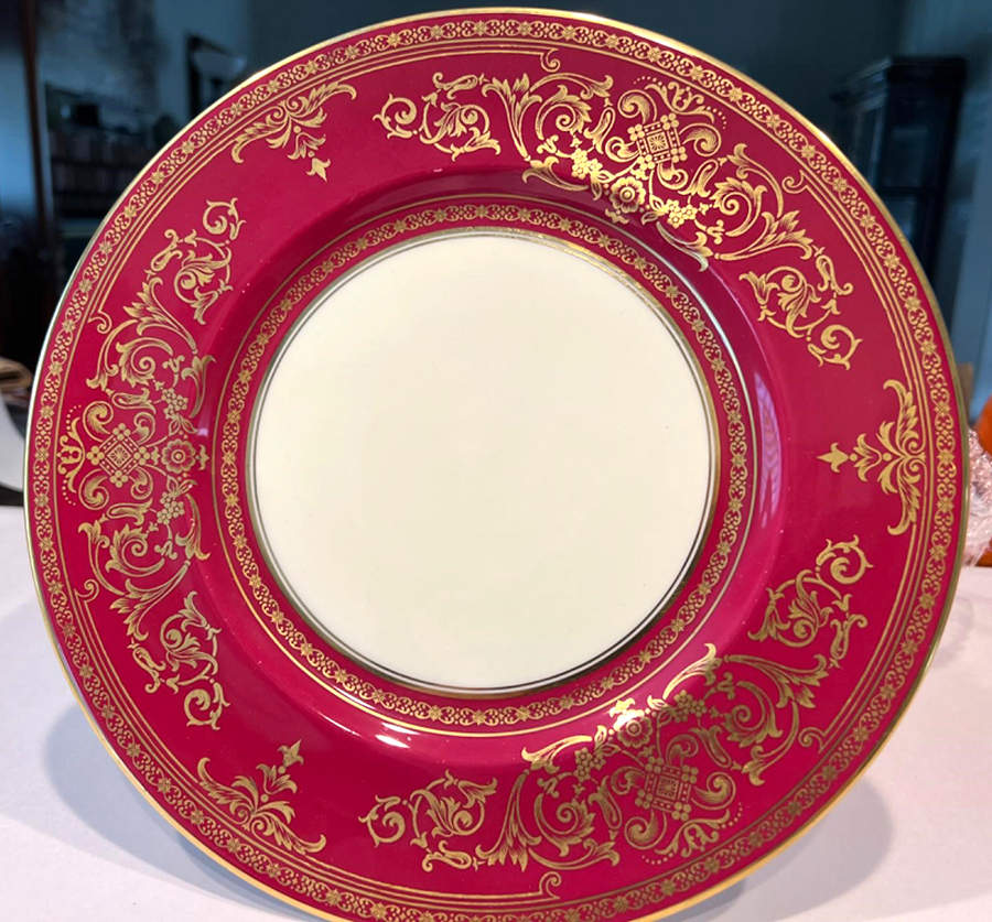V8662 Dinner Plate by Royal Cauldon-1