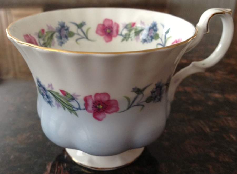 4075 Footed Cup by Royal Albert-1